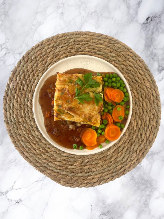 Cottage Pie with Creamy Mash and Garden Peas - Dindins