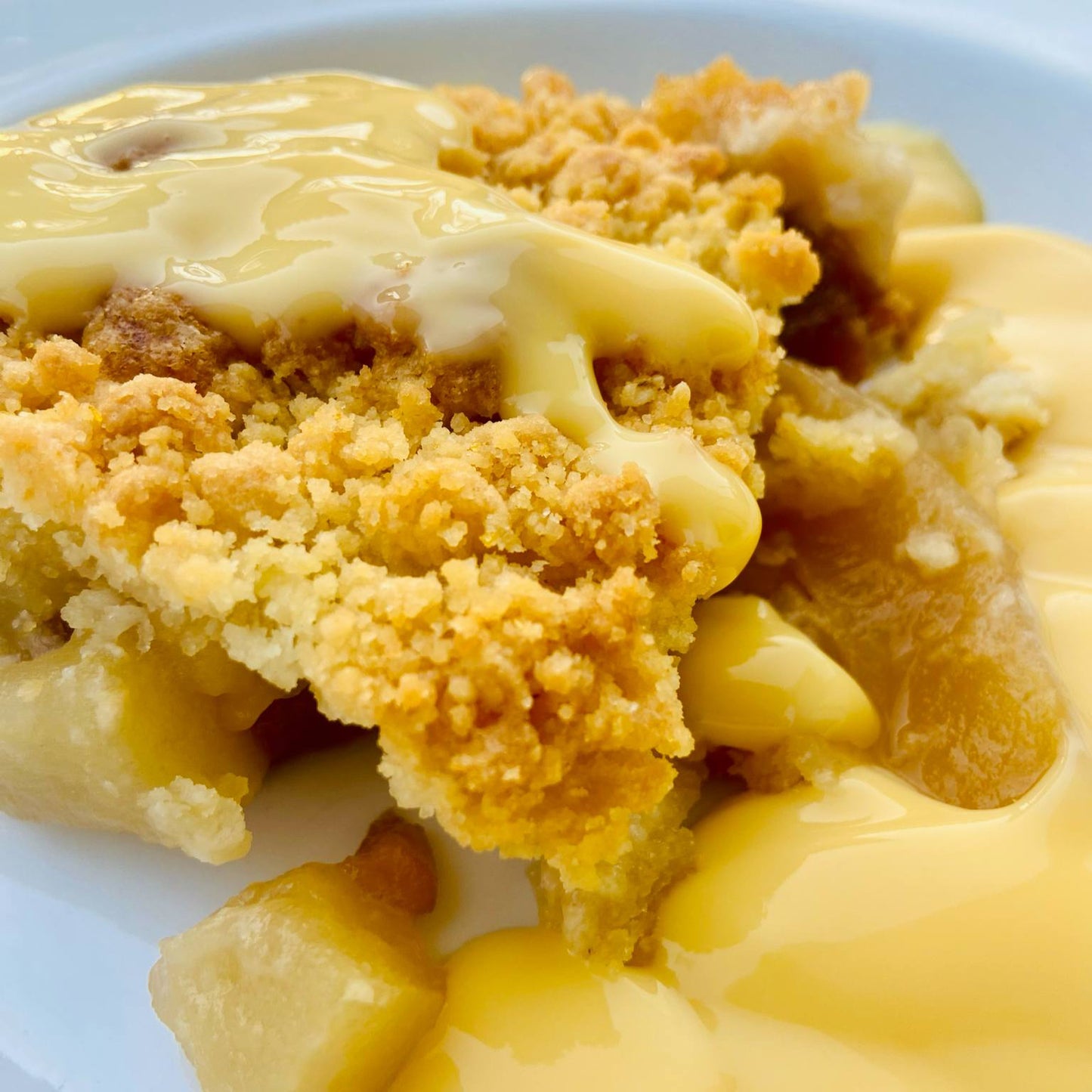 Nispero & Apple crumble with Custard